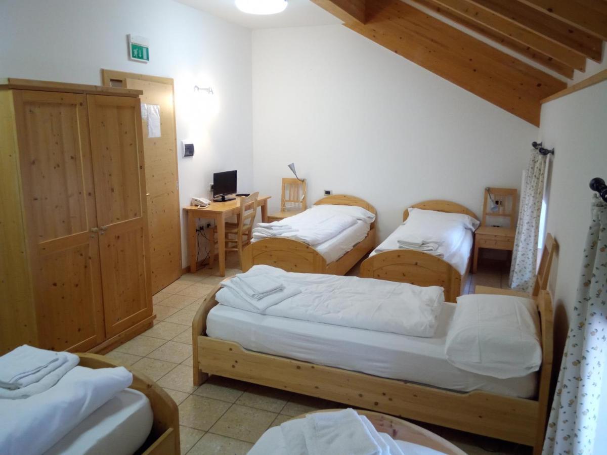 Taxus Hostel Pieve Tesino Exterior foto